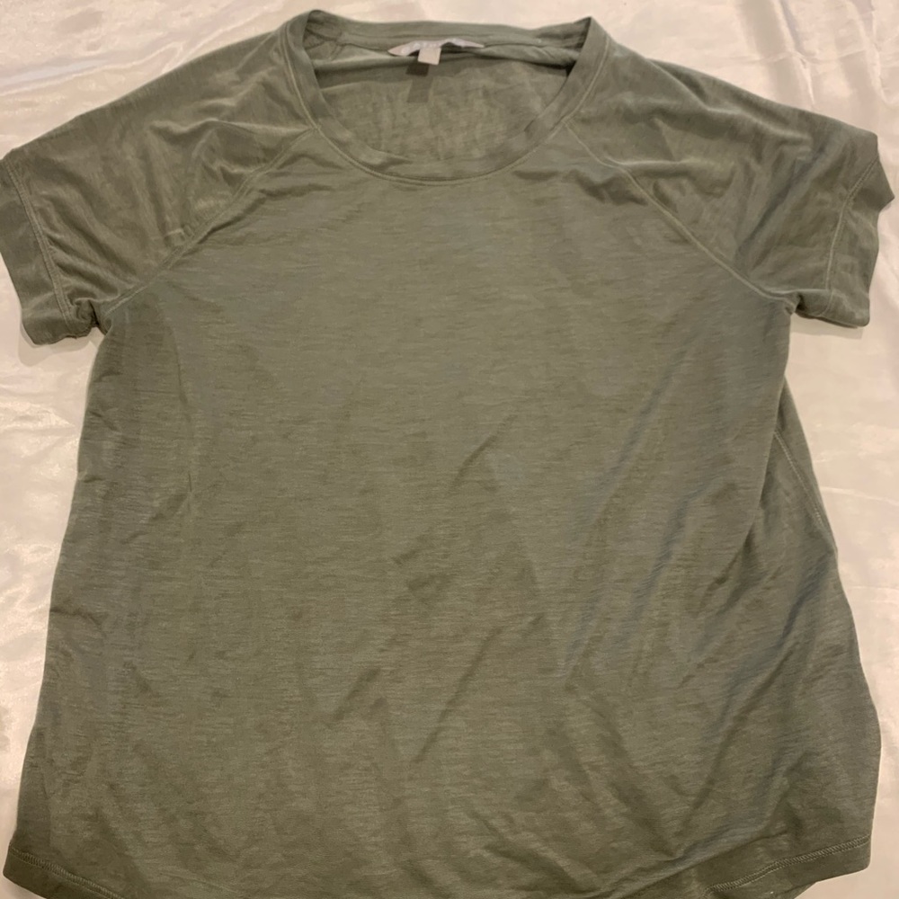 ATHLETA GREEN TOP NEVER WORN